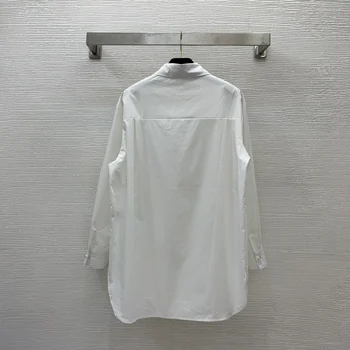Риза с дълги ръкави и висока яка във френски стил с два джоба и жемчужными бутони
