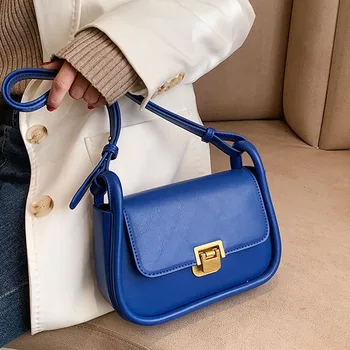 2023 Нови луксозни маркови малки кожени чанти през рамо с дълга каишка и дизайнерски дамски портмонета и чанти през рамото си в модна чанта за подмишниците